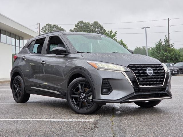 2022 Nissan Kicks SR