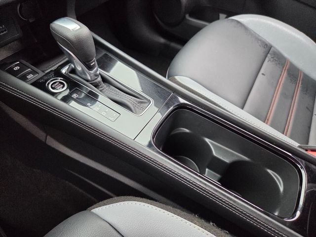 2022 Nissan Kicks SR
