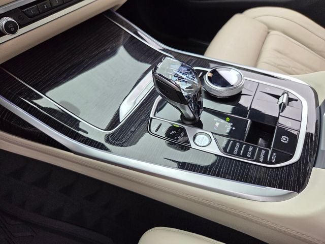 2021 BMW X7 M50i