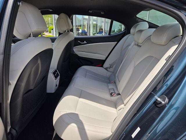 2024 Genesis G70 2.5T