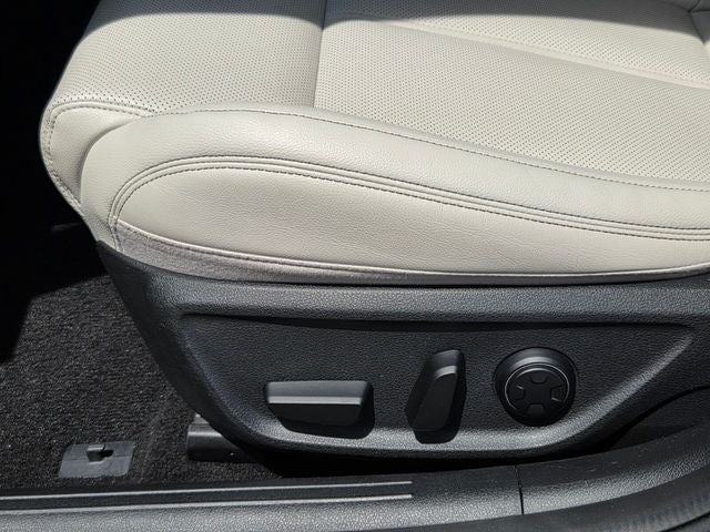 2024 Genesis G70 2.5T