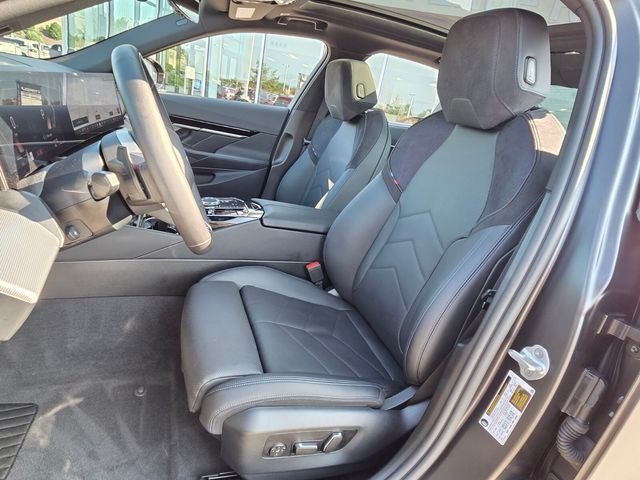 2025 BMW 5 Series 530i