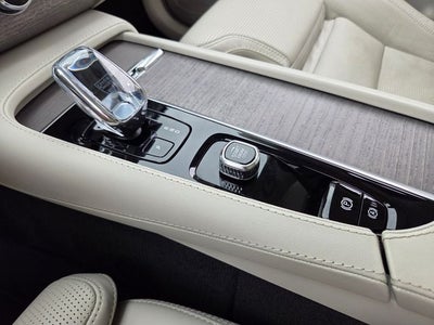 2023 Volvo XC90 Recharge Plug-In Hybrid Ultimate Ultimate