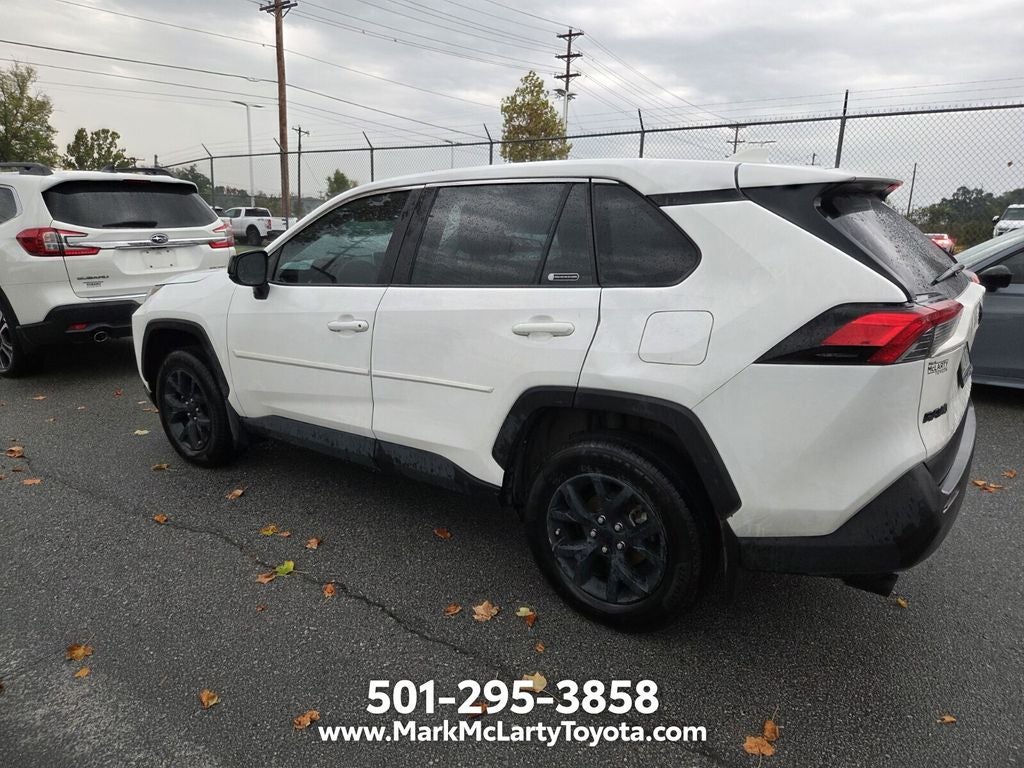 2024 Toyota RAV4 LE
