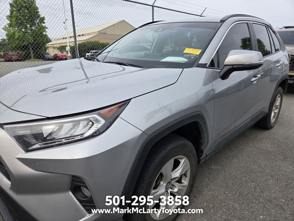 2020 Toyota RAV4 XLE