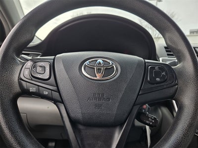 2015 Toyota CAMRY LE