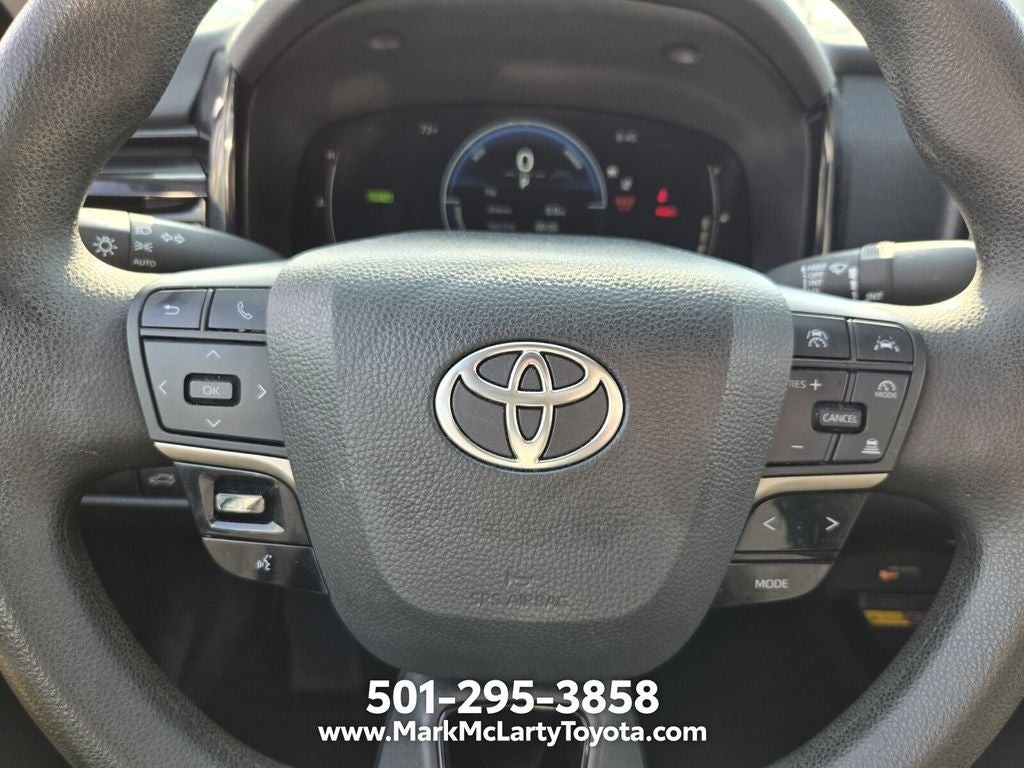 2025 Toyota CAMRY LE