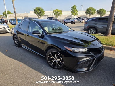 2022 Toyota Camry Hybrid SE