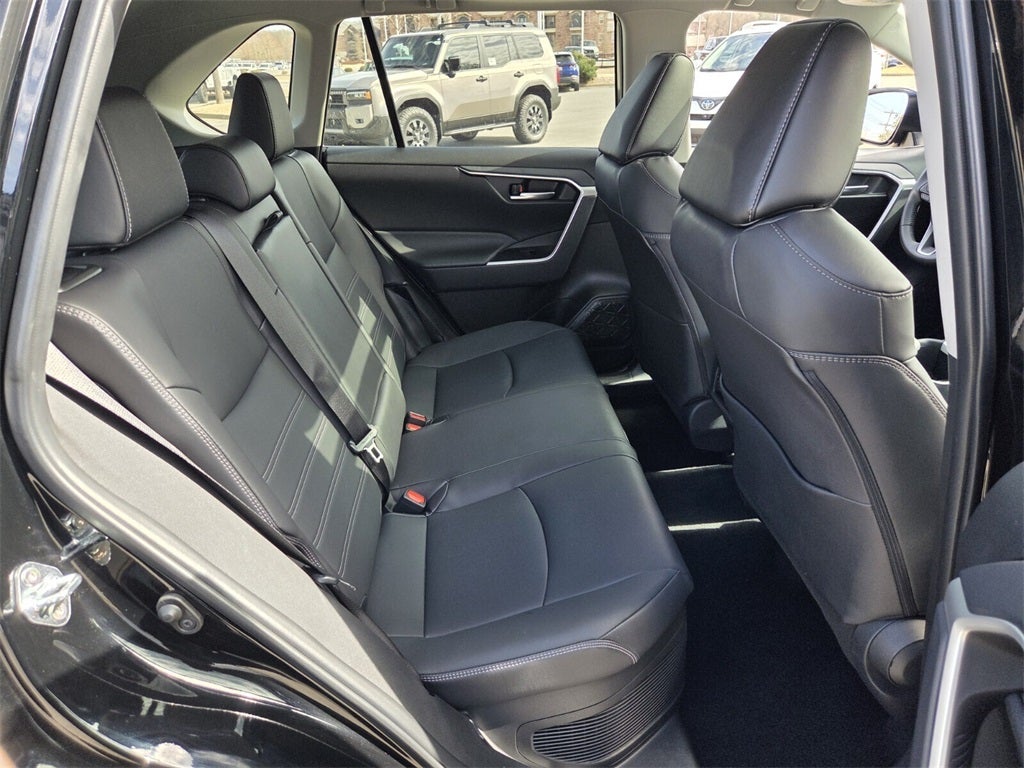 2025 Toyota RAV4 HYBRID XLE Premium