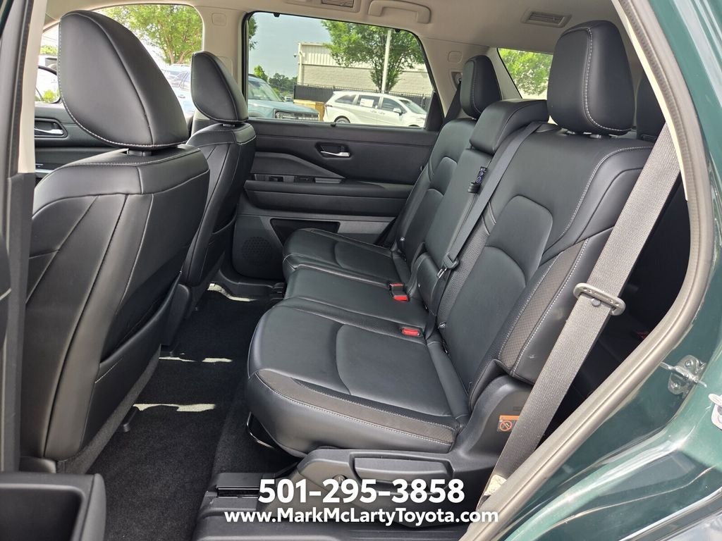 2022 Nissan Pathfinder SL