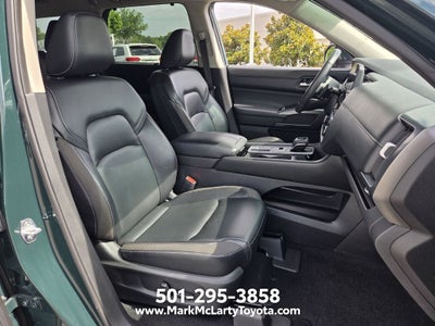 2022 Nissan Pathfinder SL