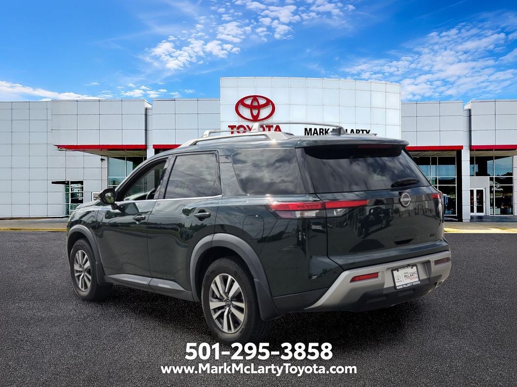 2022 Nissan Pathfinder SL