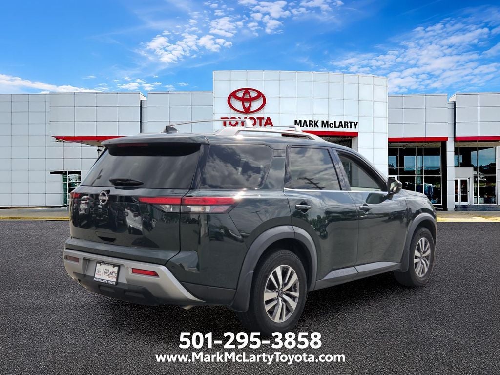 2022 Nissan Pathfinder SL