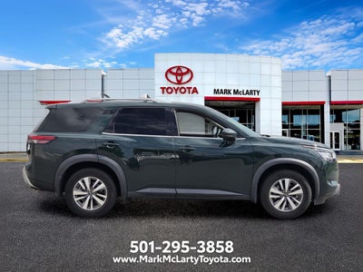 2022 Nissan Pathfinder SL