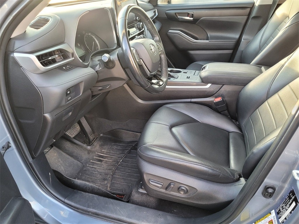 2020 Toyota HIGHLANDER XLE