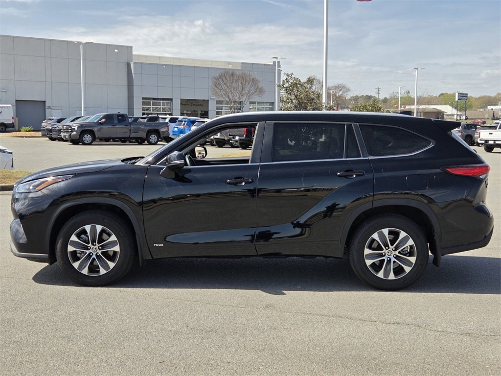 2023 Toyota HIGHLANDER HYBRD XLE