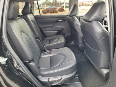 2024 Toyota HIGHLANDER XLE