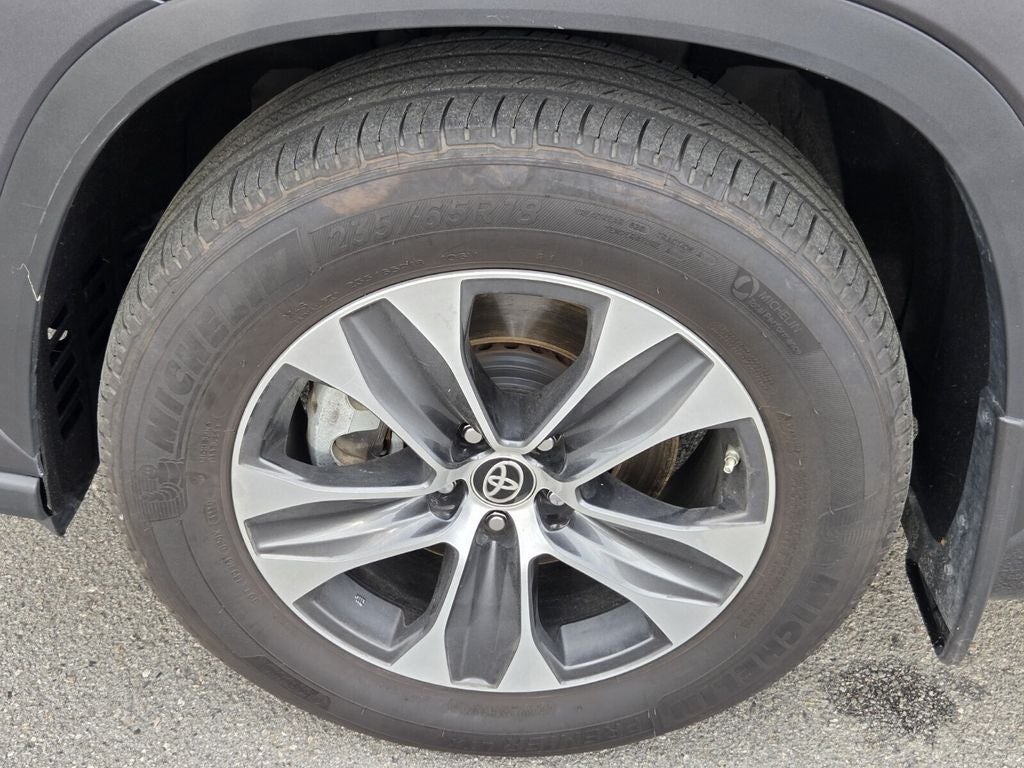 2025 Toyota HIGHLANDER XLE