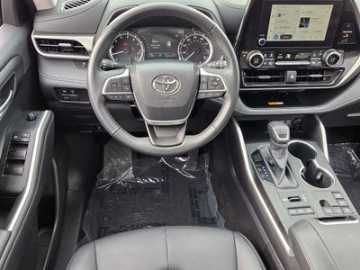 2025 Toyota HIGHLANDER XLE