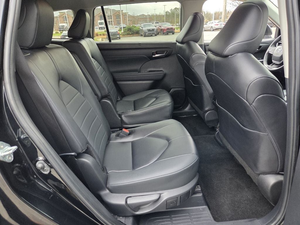 2025 Toyota HIGHLANDER XLE