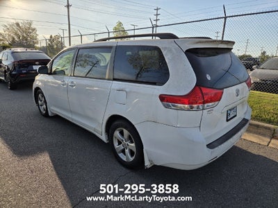 2014 Toyota Sienna LE 8 Passenger