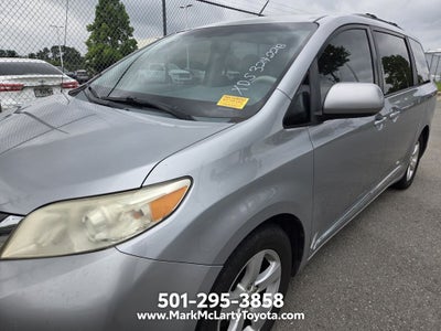 2013 Toyota SIENNA LE 3.5L LE 8 Passenger