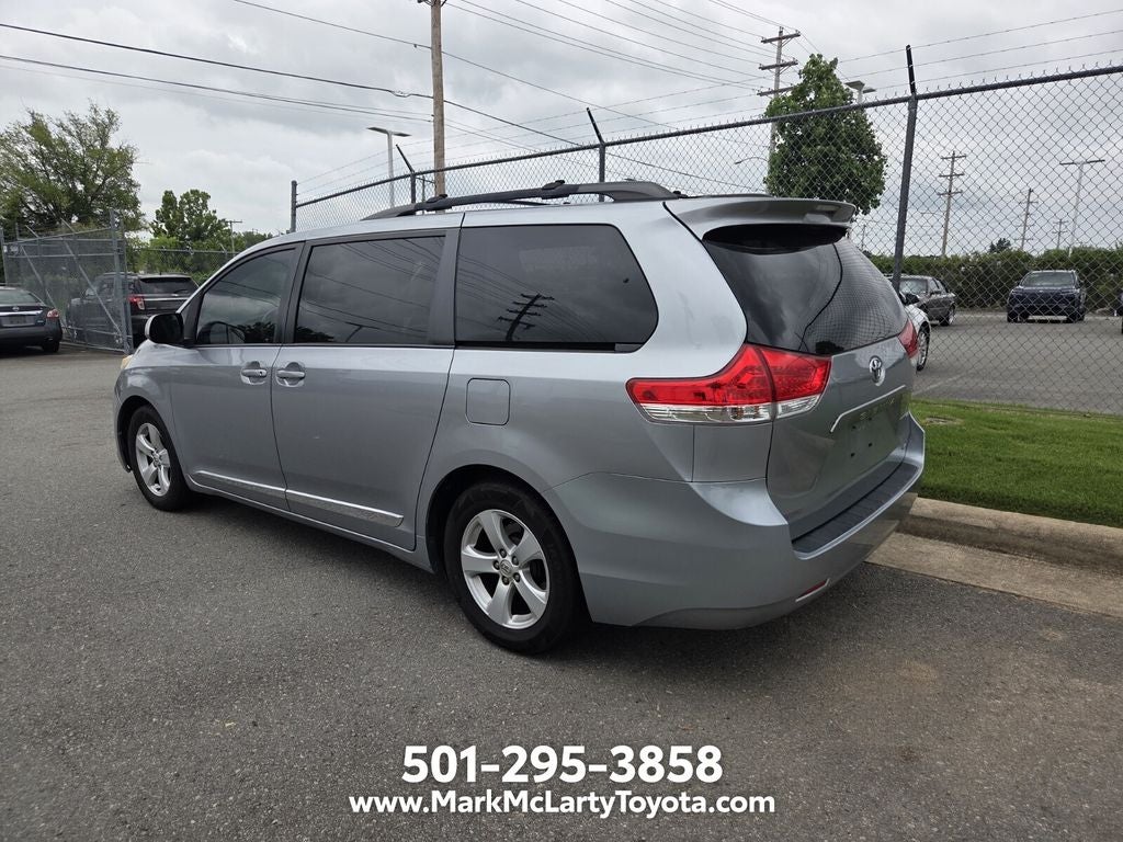 2013 Toyota SIENNA LE 3.5L LE 8 Passenger