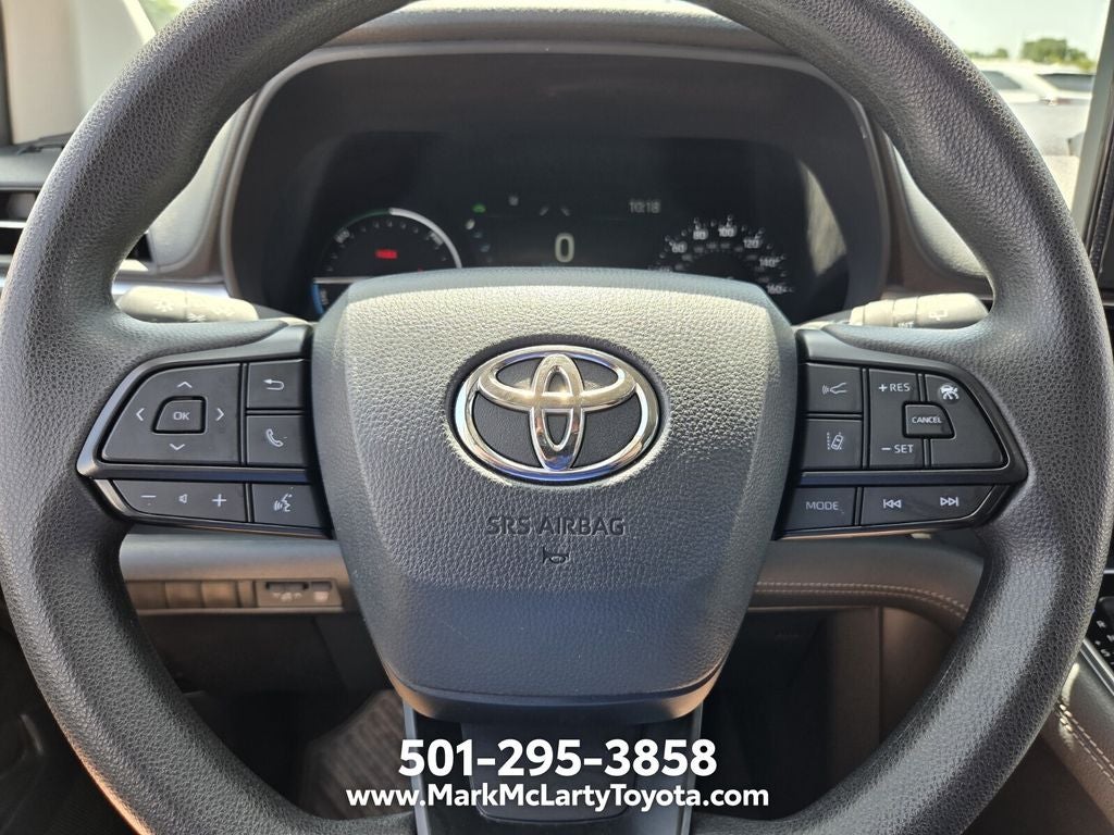 2025 Toyota Sienna LE 8 Passenger