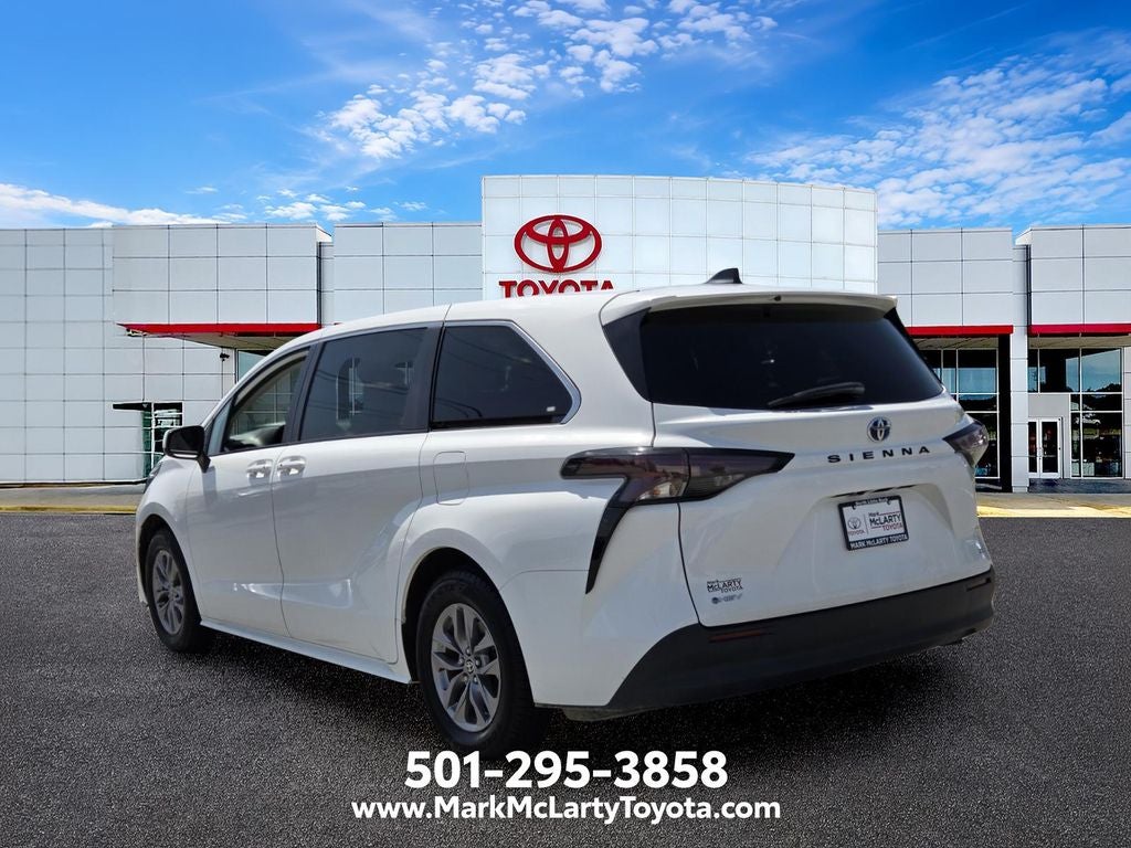 2025 Toyota Sienna LE 8 Passenger