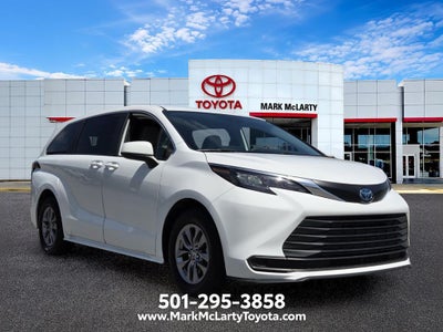 2025 Toyota Sienna LE 8 Passenger