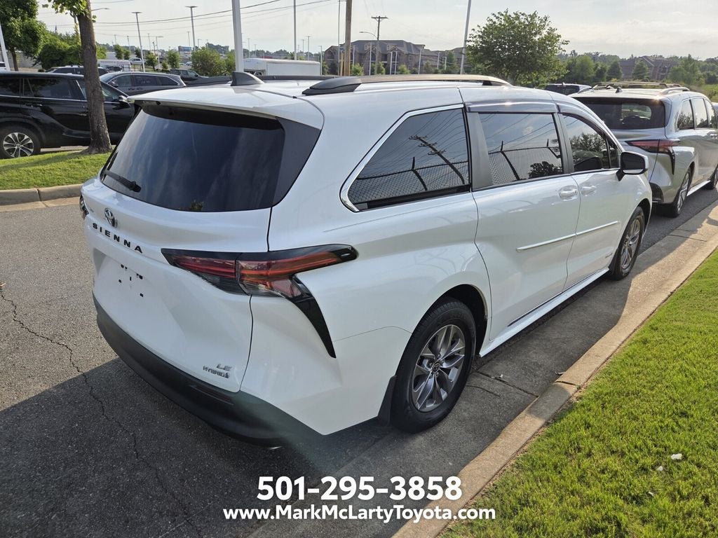 2021 Toyota Sienna LE 8 Passenger