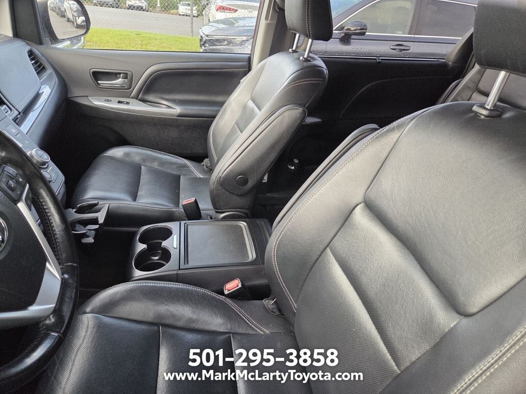 2019 Toyota Sienna SE 8 Passenger