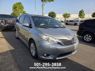 2016 Toyota Sienna XLE 8 Passenger