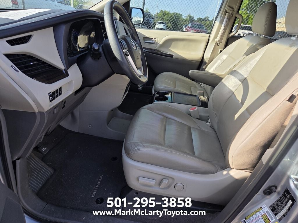 2016 Toyota Sienna XLE 8 Passenger