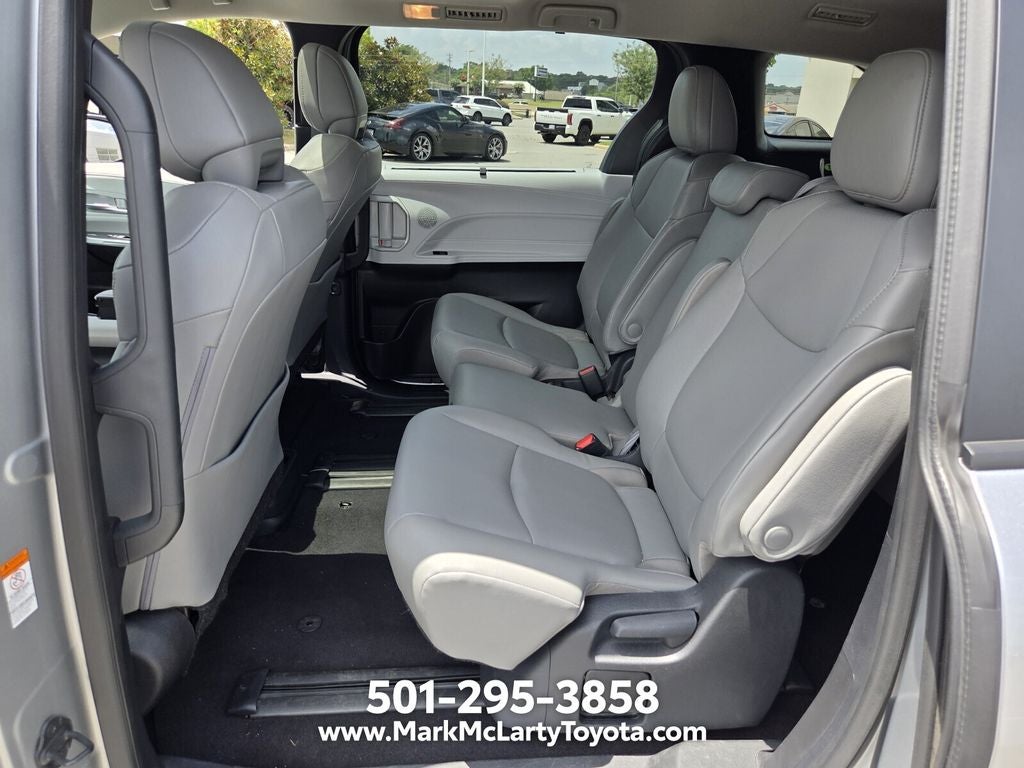 2025 Toyota Sienna XLE 8 Passenger