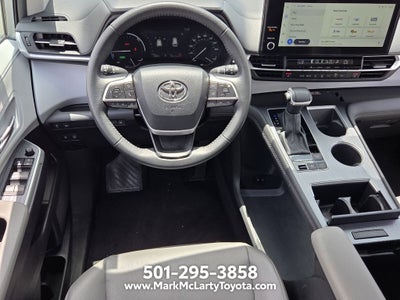 2025 Toyota Sienna XLE 8 Passenger