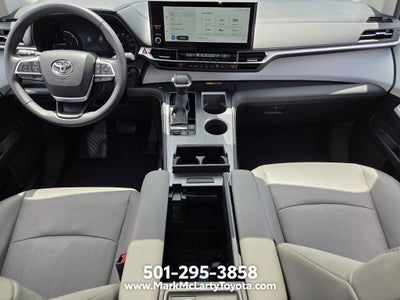 2025 Toyota Sienna XLE 8 Passenger