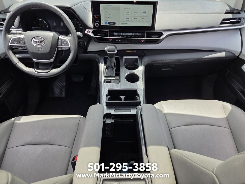 2025 Toyota Sienna XLE 8 Passenger