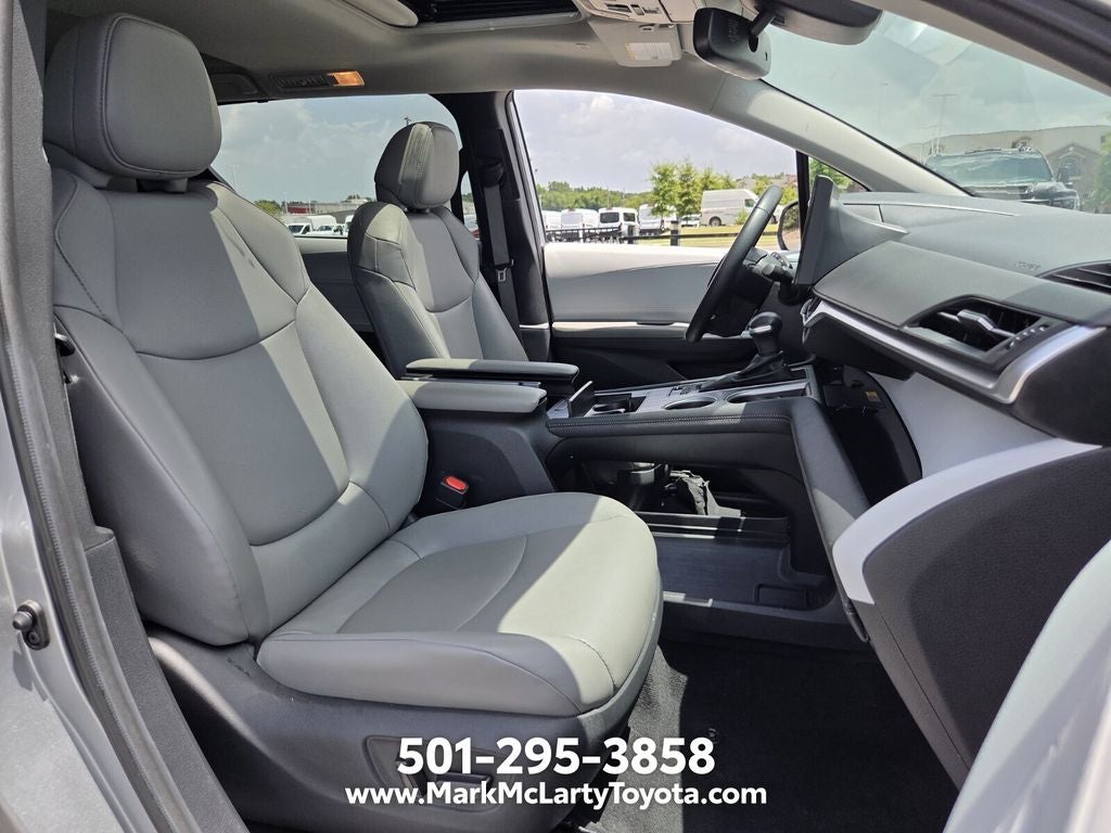 2025 Toyota Sienna XLE 8 Passenger