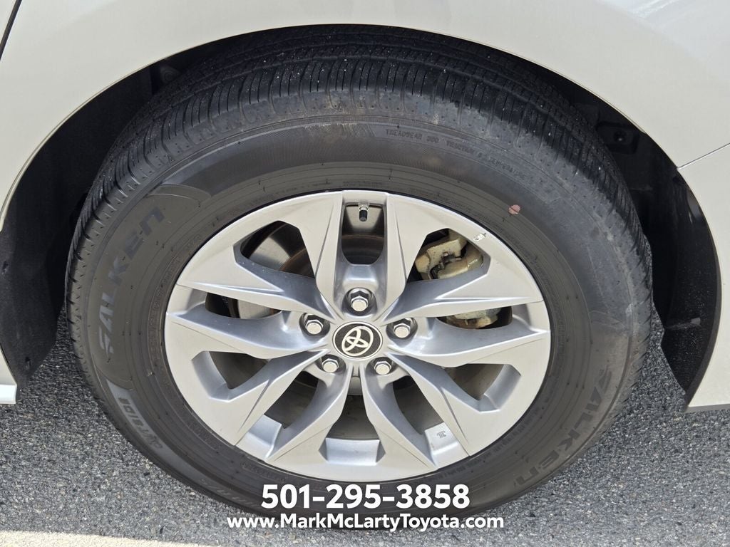 2025 Toyota Sienna XLE 8 Passenger