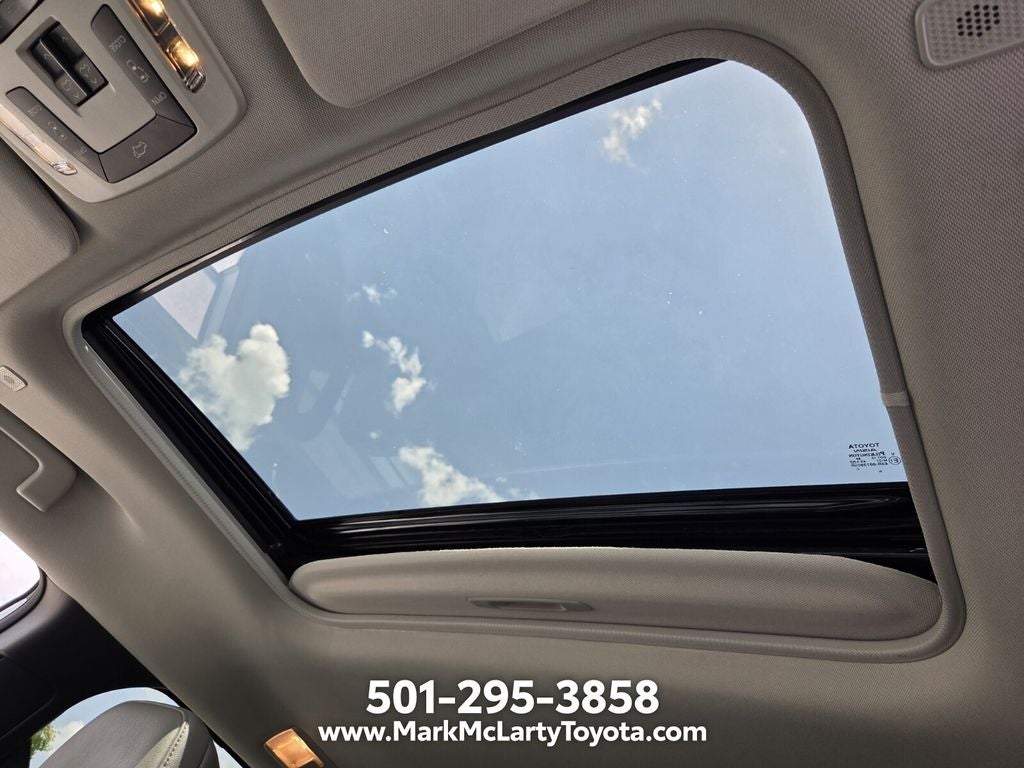 2025 Toyota Sienna XLE 8 Passenger