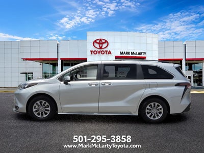 2025 Toyota Sienna XLE 8 Passenger