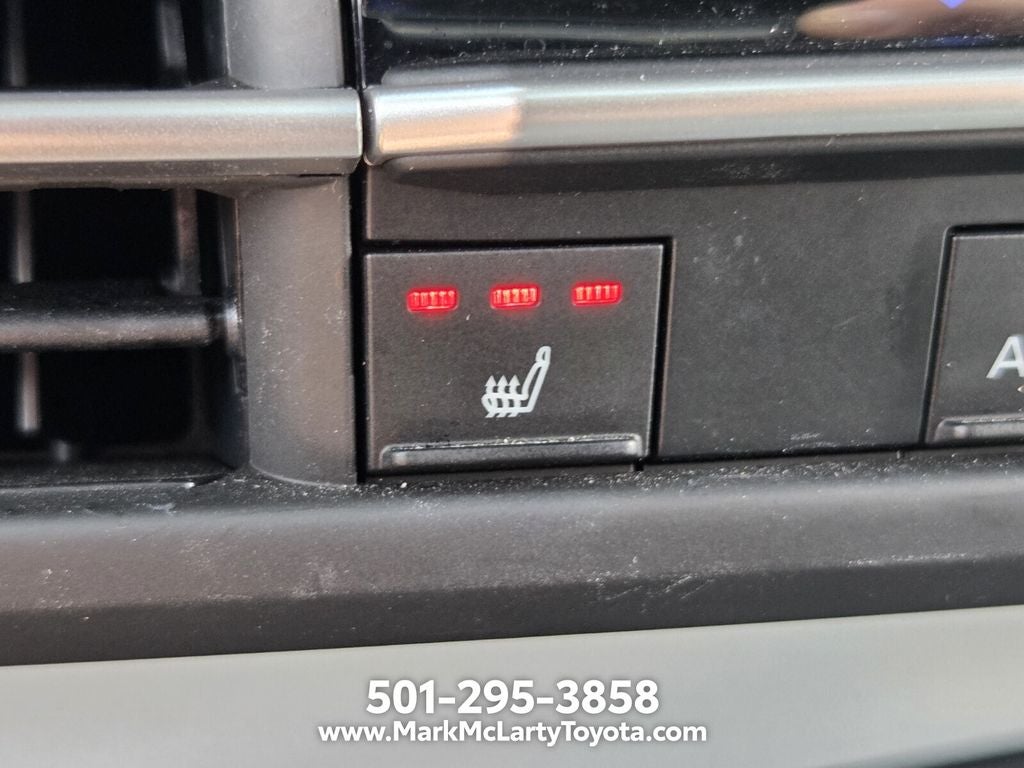 2025 Toyota Sienna XLE 8 Passenger