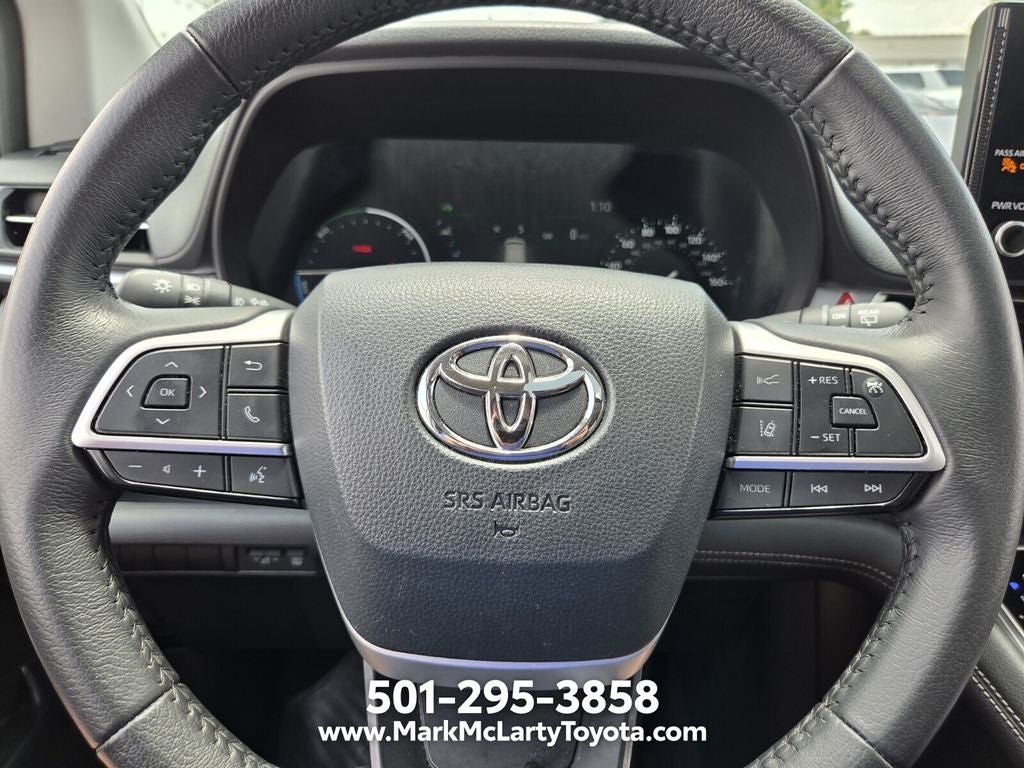 2025 Toyota Sienna XLE 8 Passenger