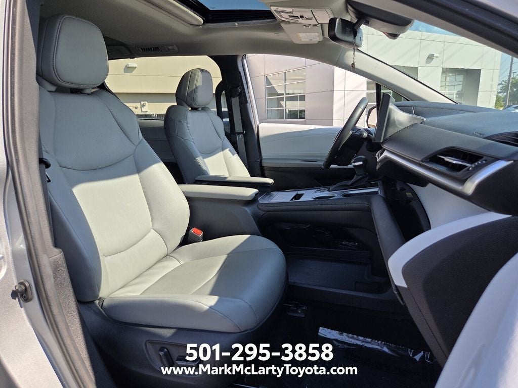 2025 Toyota Sienna XLE 8 Passenger