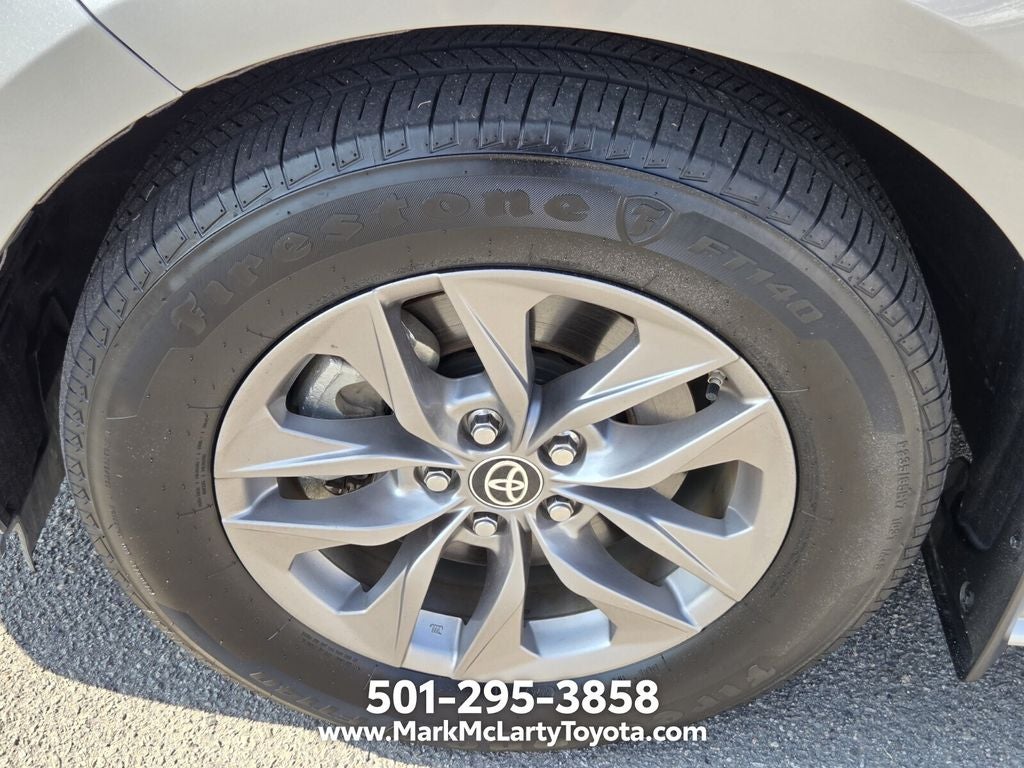 2025 Toyota Sienna XLE 8 Passenger