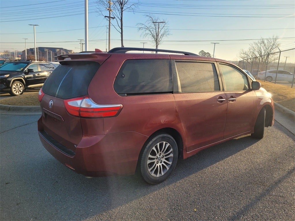 2019 Toyota SIENNA XLE 3.5L L 7 Passenger