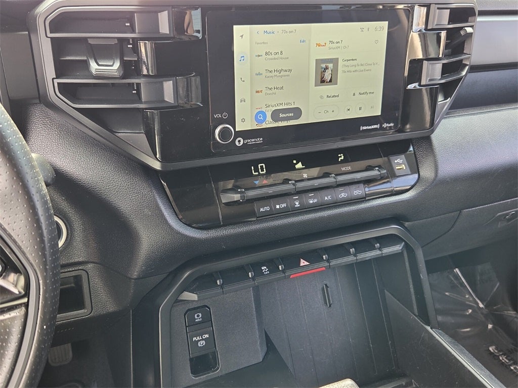 2023 Toyota TUNDRA 4X4 SR