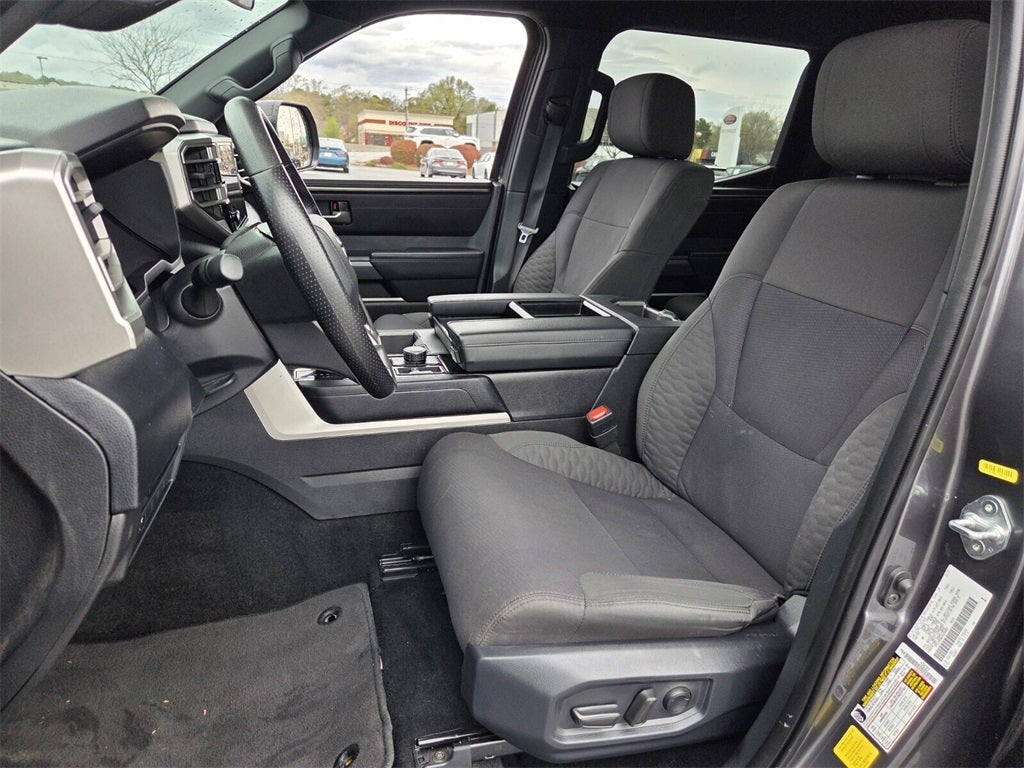 2025 Toyota TUNDRA 4X4 SR5