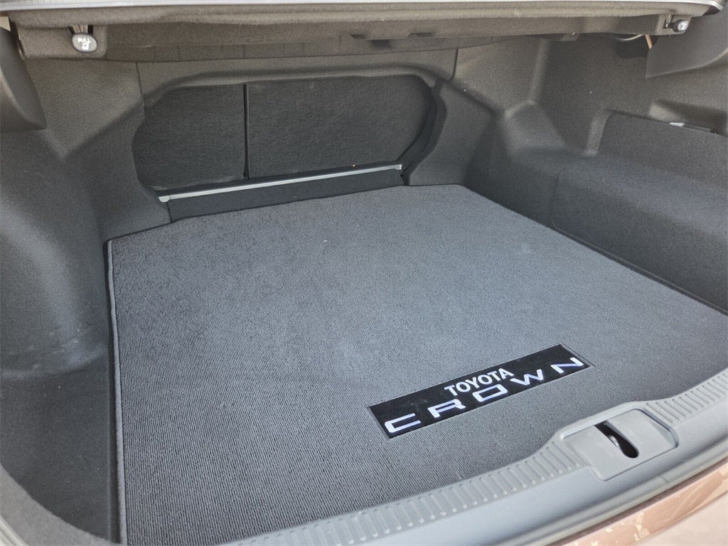 2025 Toyota CROWN Platinum